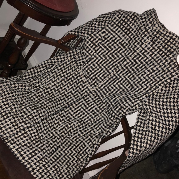 Ladies Houndstooth coat by Bitten - Picture 4 of 8